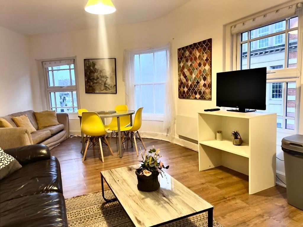 Yeovil Apartments Bagian luar foto