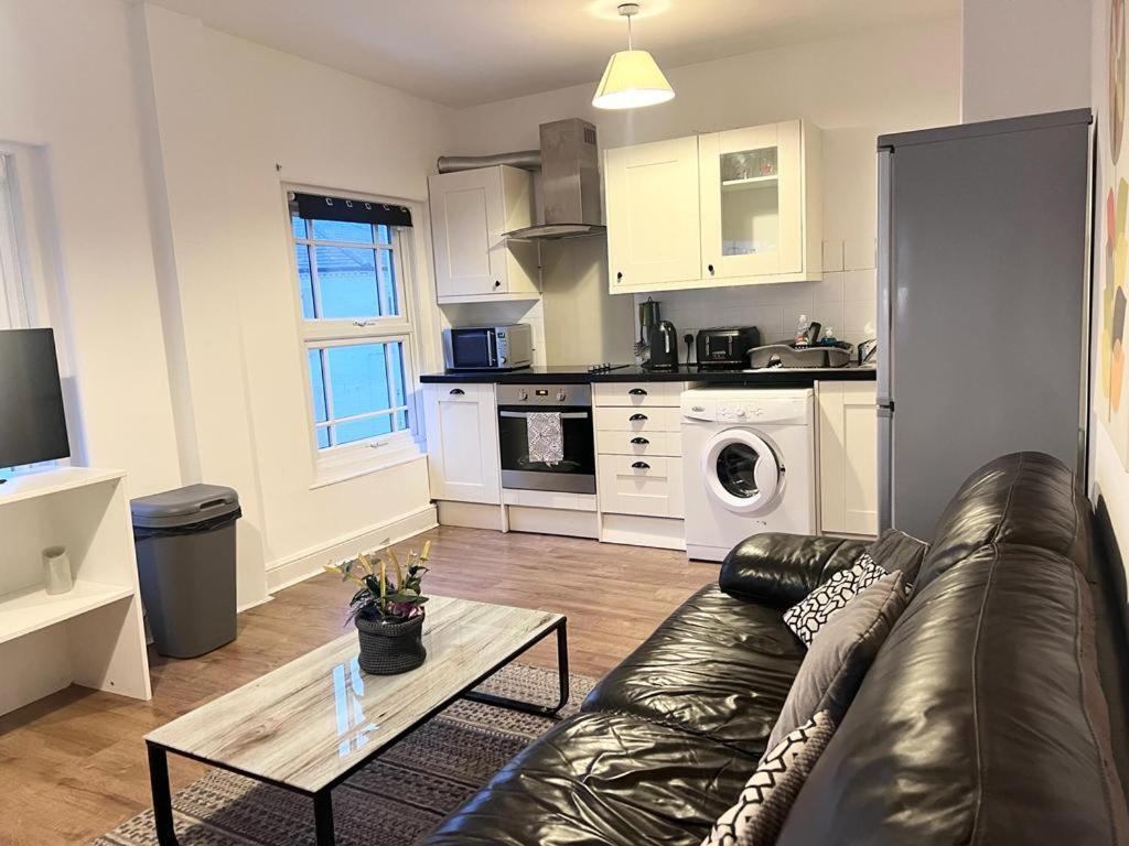 Yeovil Apartments Bagian luar foto